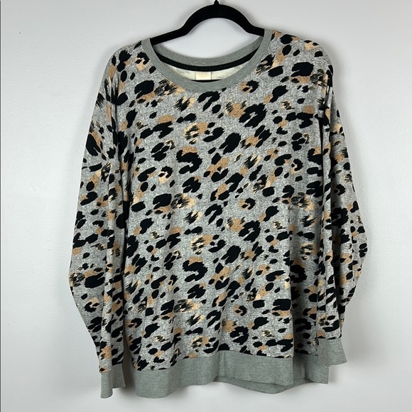 Secret Treasures Gray Leopard Print Top Sweater Size Large - Picture 2 of 9